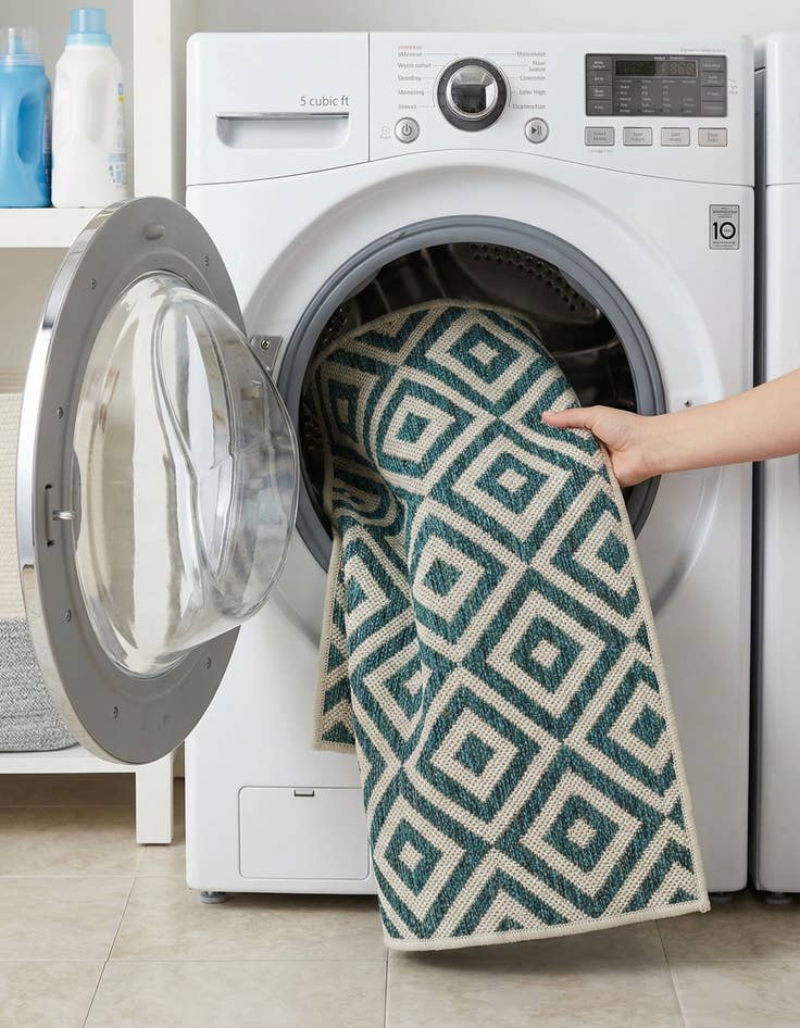 Detail image of 2' x 3'  Washable Jill Zarin Costa Rica Indoor / Outdoor Rug