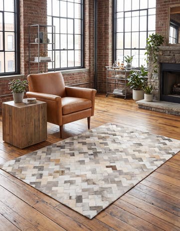4' 1 x 6' Cowhide Stocks Rug