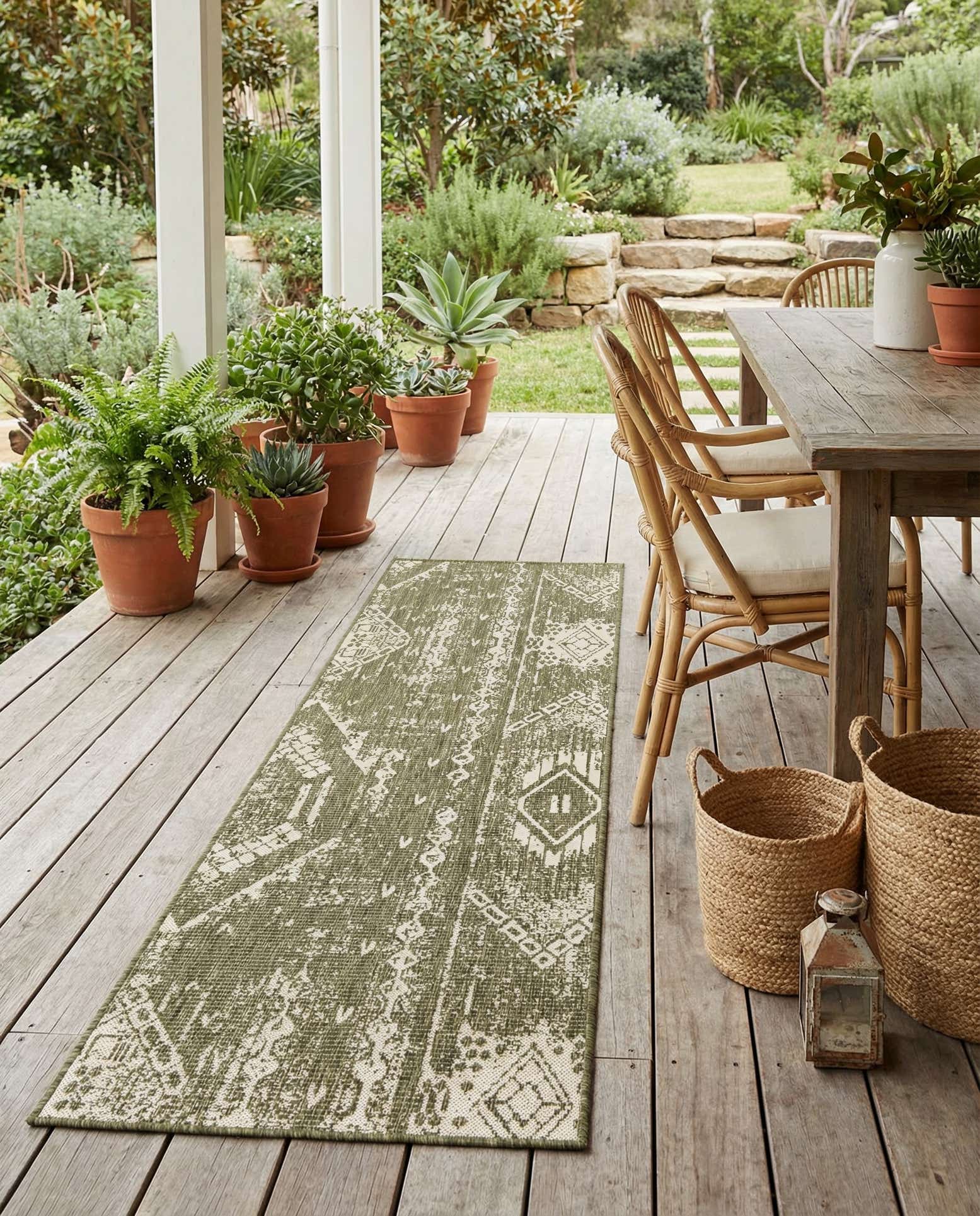 2' x 8' Easy-Clean Bohemian Indoor / Outdoor Runner Rug