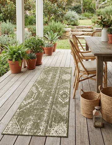 2' x 8' Easy-Clean Bohemian Indoor / Outdoor Runner Rug