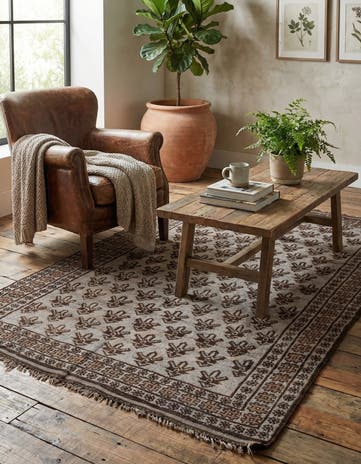 4' 9 x 8' Hand Knotted Balouch Wool Rug