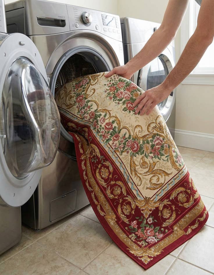 Detail image of  5' x 8'  Washable Traditional Indoor / Outdoor Rug