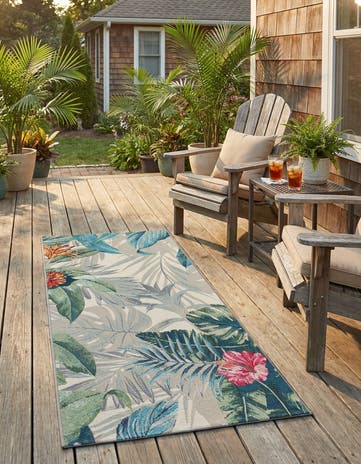 2' 7 x 5' 3 Easy-Clean Botanical Indoor / Outdoor Runner Rug