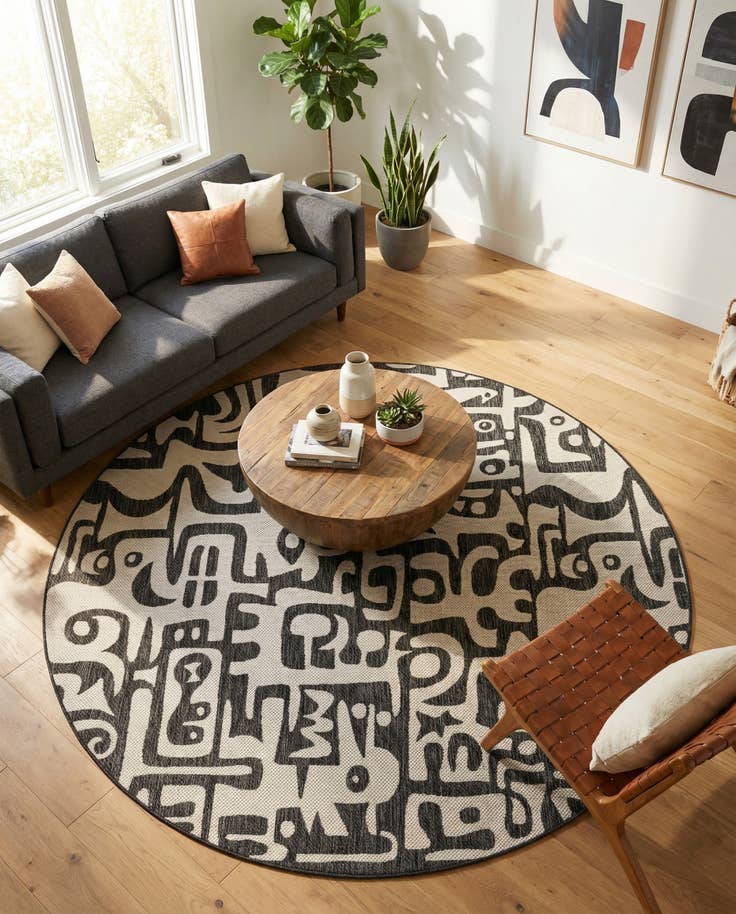Detail image of 7' 10 x 7' 10 Easy-Clean Modern Indoor / Outdoor Round Rug