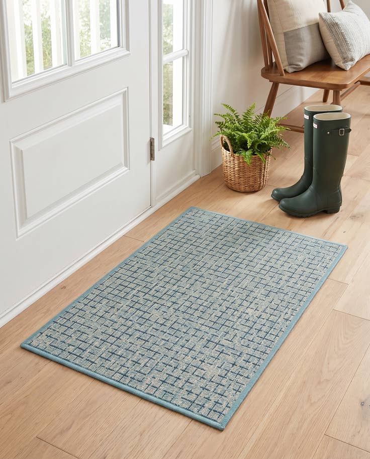 Detail image of 2' x 3' Easy-Clean Checkered Indoor / Outdoor Rug