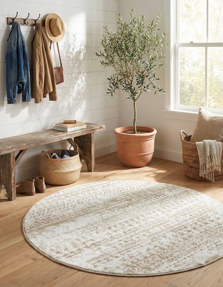 Detail image of 4' x 4' Hermitage Round Rug