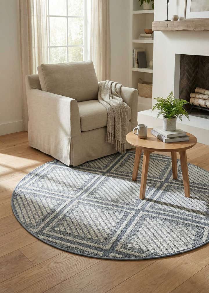 5' 3 x 5' 3 Easy-Clean Trellis Indoor / Outdoor Round Rug