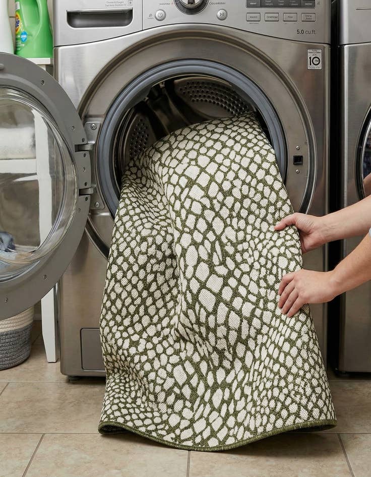 Detail image of 5' 3 x 8'  Washable Jill Zarin Cape Town Indoor / Outdoor Rug