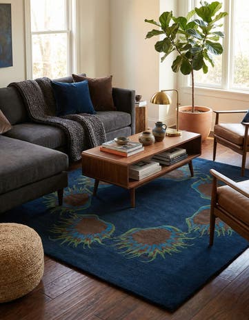 7' 5 x 7' 7 Agra Rug