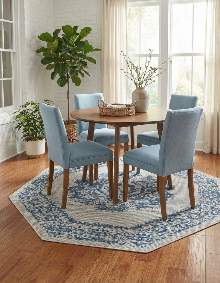 Detail image of 7' 10 x 7' 10  Washable Traditional Indoor / Outdoor Octagon Rug