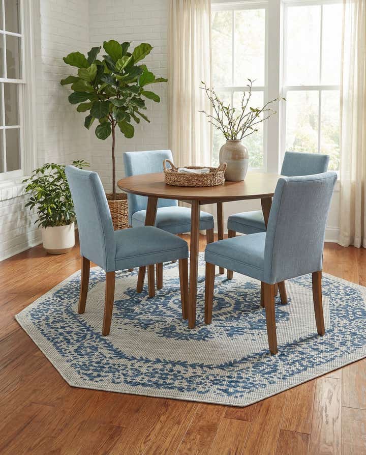 7' 10 x 7' 10 Easy-Clean Traditional Indoor / Outdoor Octagon Rug