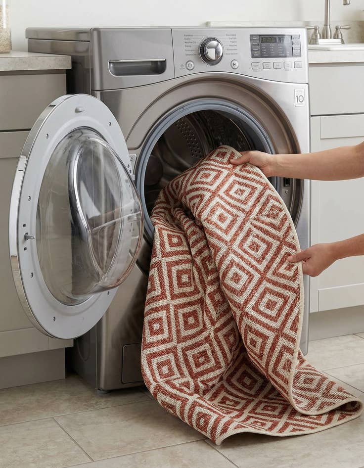 Detail image of 4' x 4'  Washable Jill Zarin Costa Rica Indoor / Outdoor Round Rug