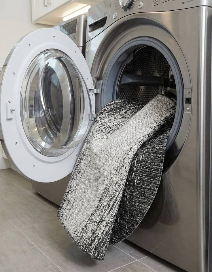 Detail image of 3' x 5' 3  Washable Modern Indoor / Outdoor Oval Rug