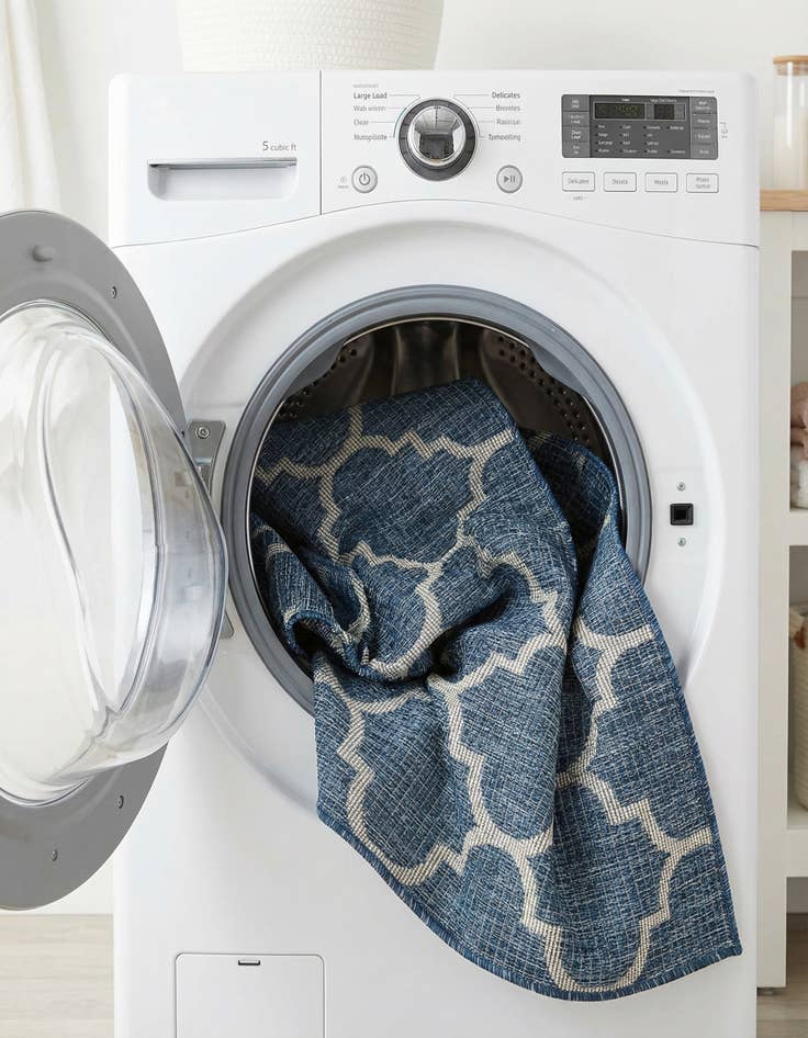 Detail image of 5' 3 x 5' 3  Washable Trellis Indoor / Outdoor Square Rug