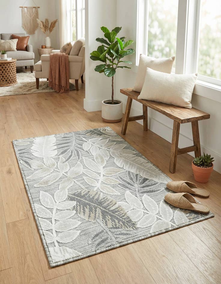 Detail image of 2' 2 x 3'  Washable Botanical Indoor / Outdoor Rug