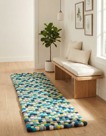 2' x 6' 1 Felt Ball Wool Runner Rug