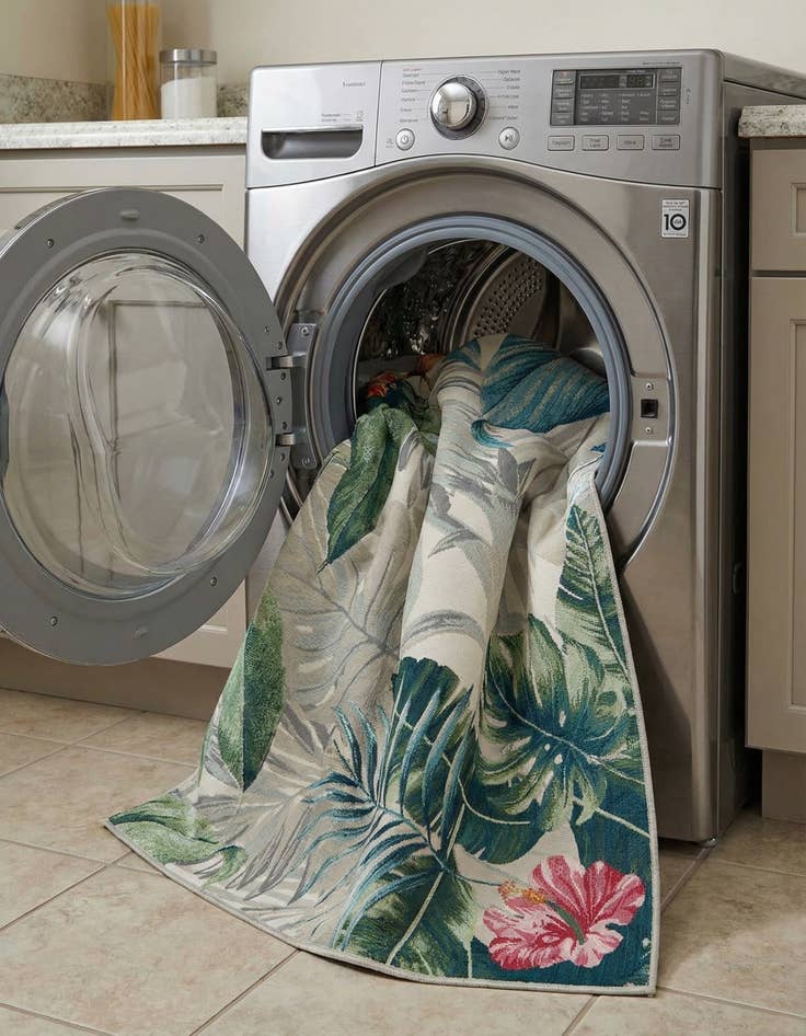 Detail image of 6' x 6'  Washable Botanical Indoor / Outdoor Square Rug