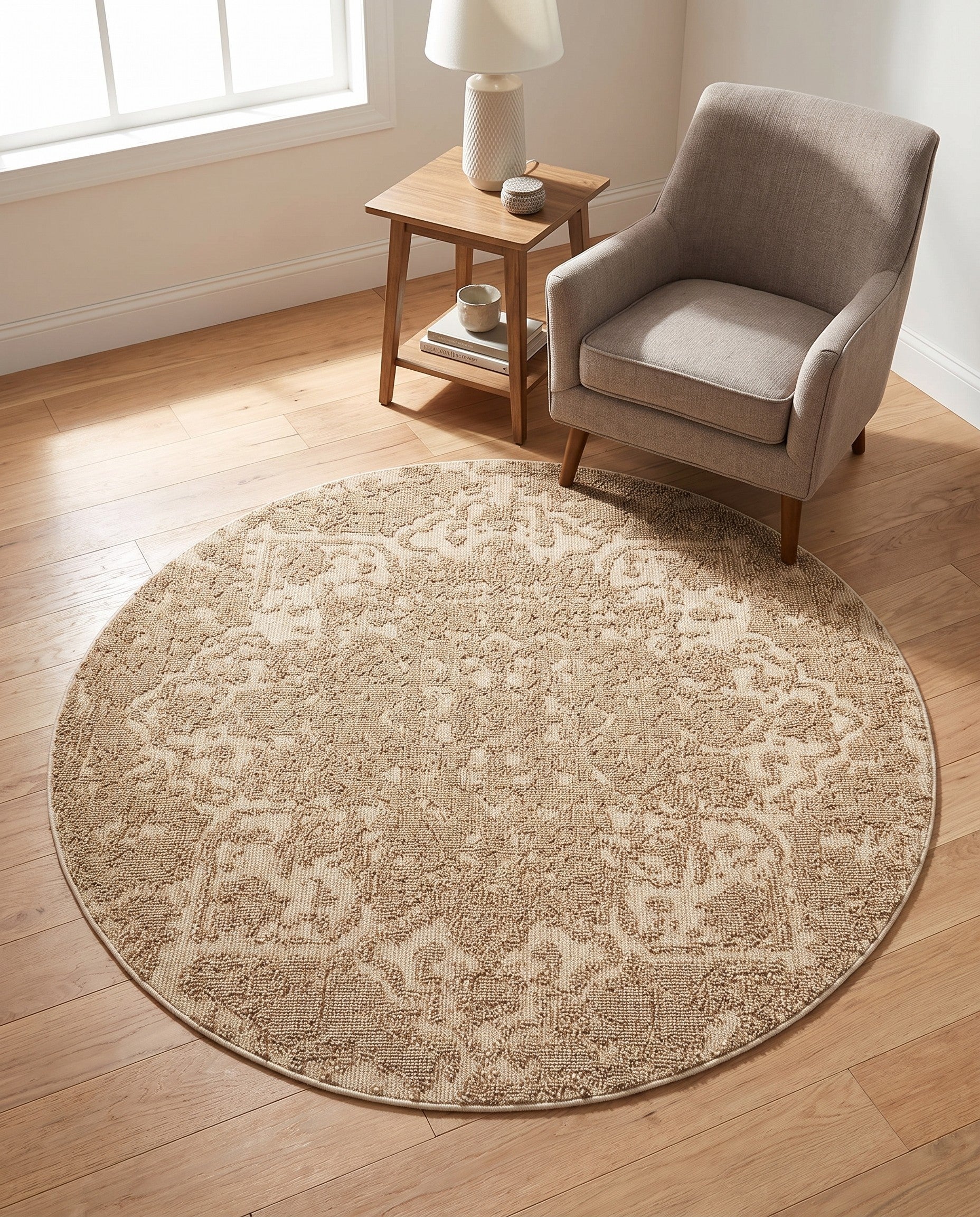 5' 3 x 5' 3 Easy-Clean Traditional Indoor / Outdoor Round Rug