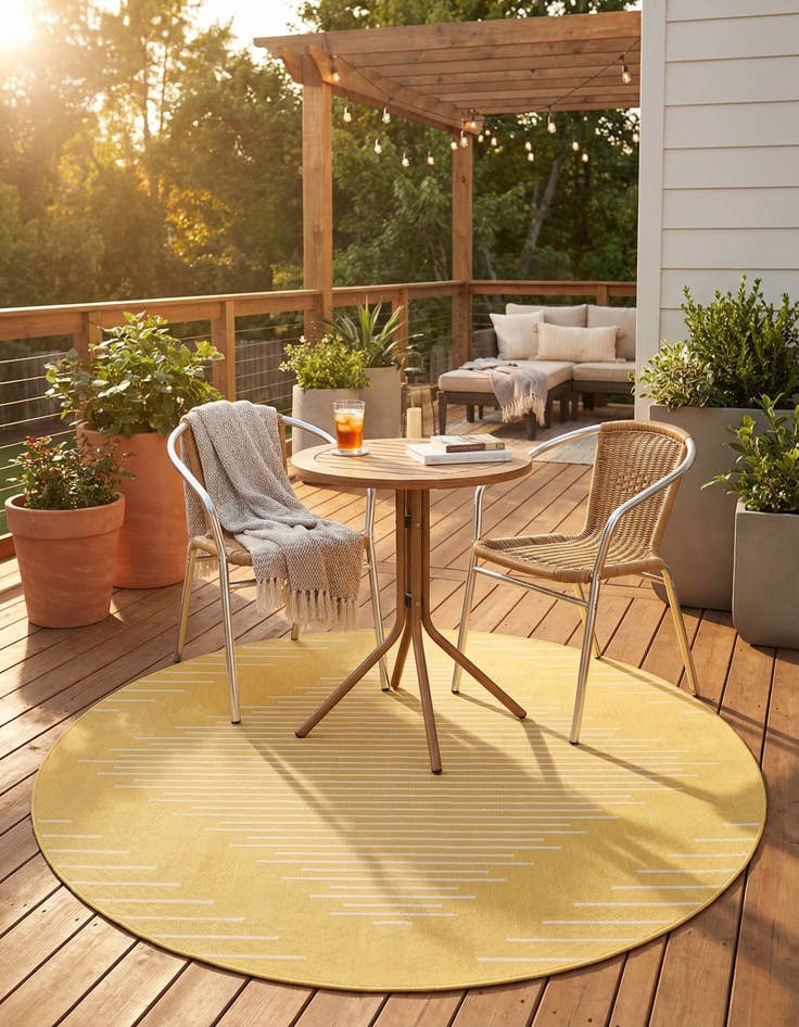 Detail image of  7' 10 x 7' 10  Washable Modern Indoor / Outdoor Round Rug