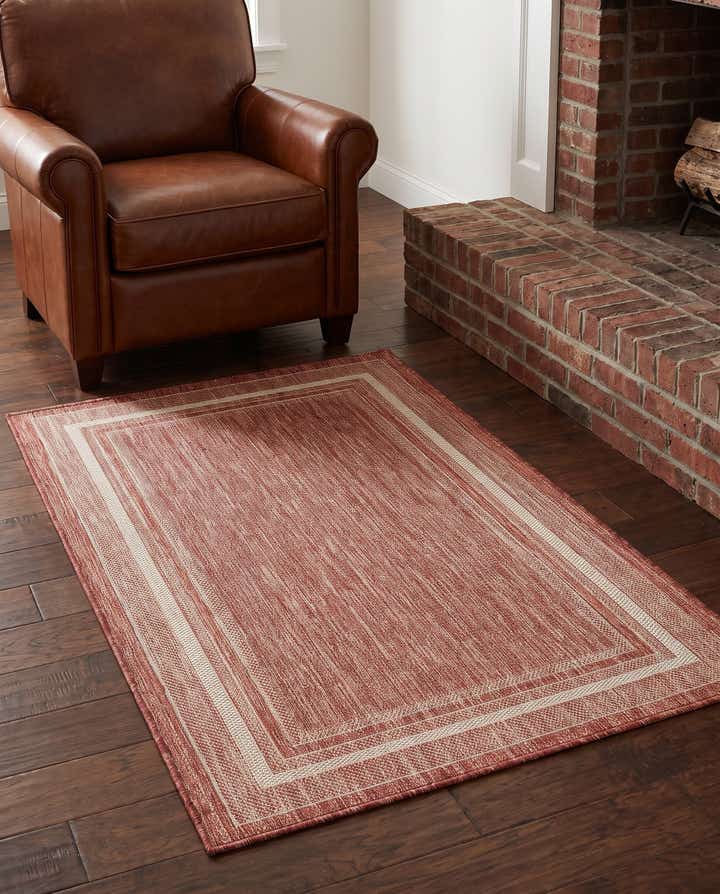 3' 1 x 5' 3 Easy-Clean Border Indoor / Outdoor Rug