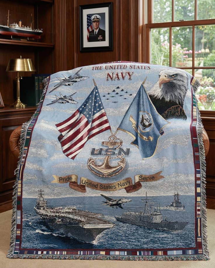 Detail image of 4' 6 x 6' US Navy Throw Blanket