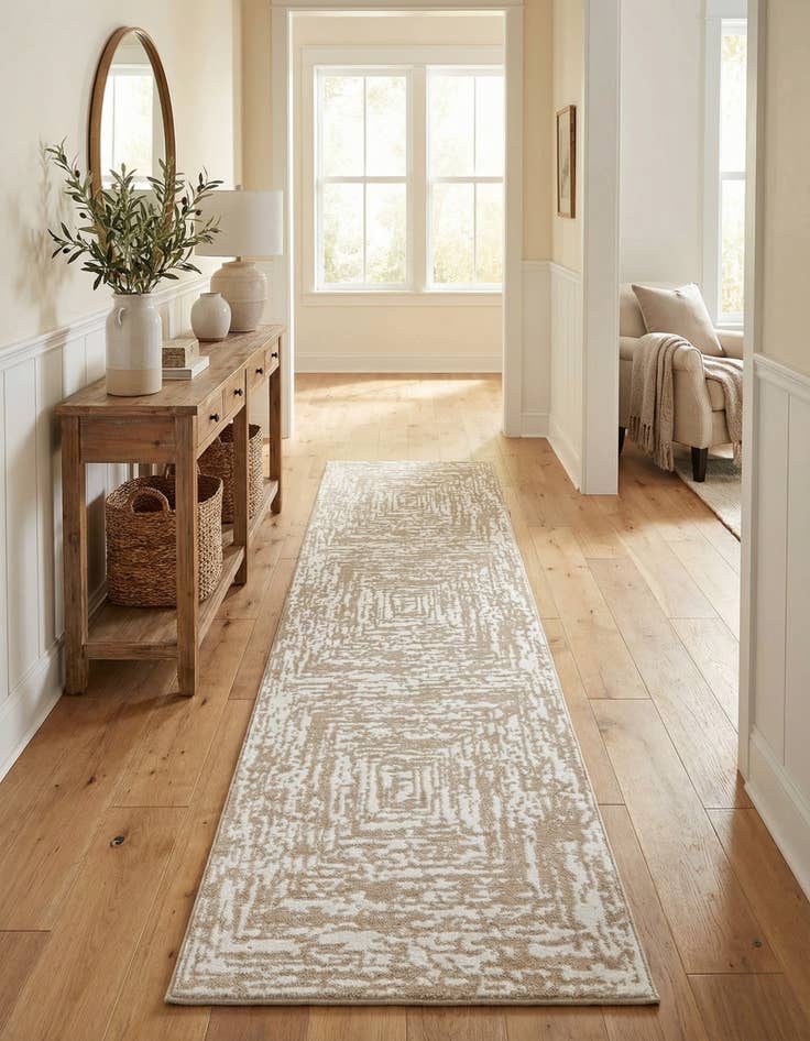 Detail image of 2' 6 x 10' Hermitage Runner Rug