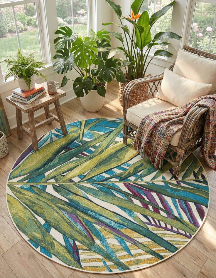 Detail image of 5' x 5'  Washable Botanical Indoor / Outdoor Round Rug