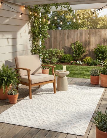 4' x 6' Easy-Clean Trellis Textured Indoor / Outdoor Rug