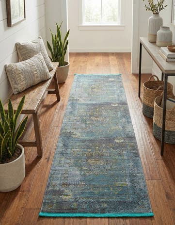 2' 7 x 10' Santiago Runner Rug