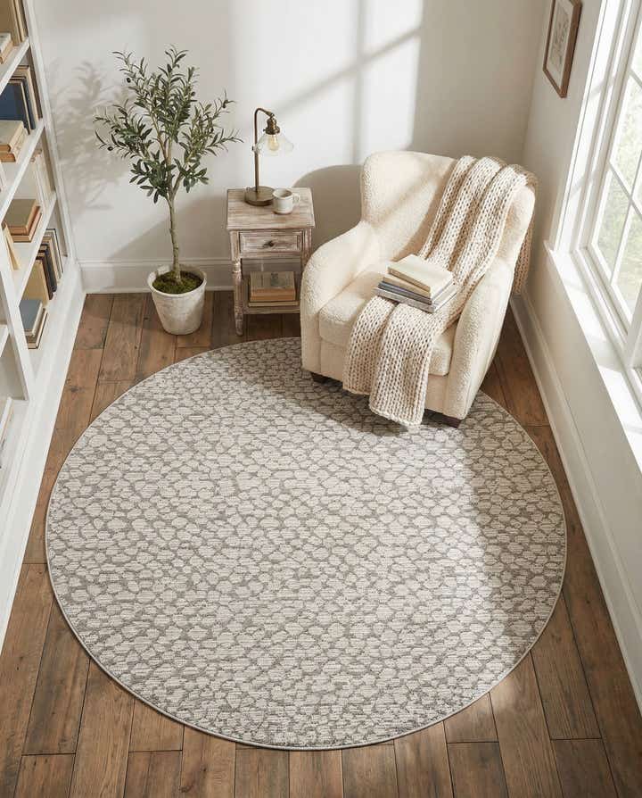 7' 10 x 7' 10 Easy-Clean Safari Indoor / Outdoor Round Rug