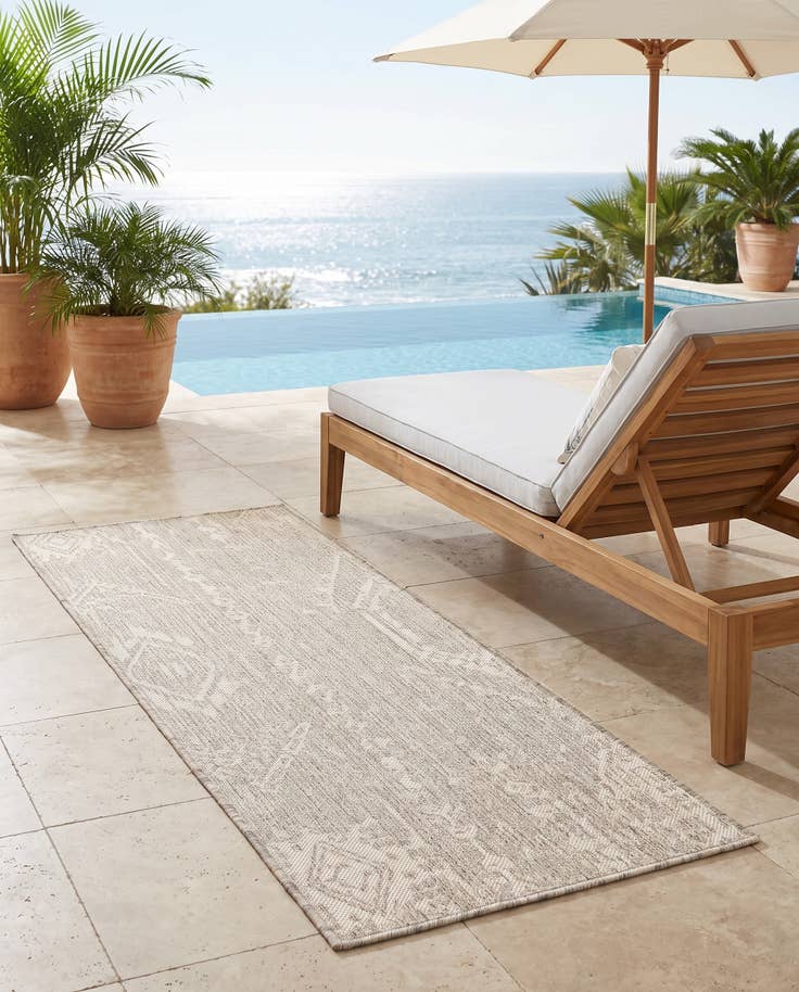 Detail image of 2' x 5' Easy-Clean Bohemian Indoor / Outdoor Runner Rug