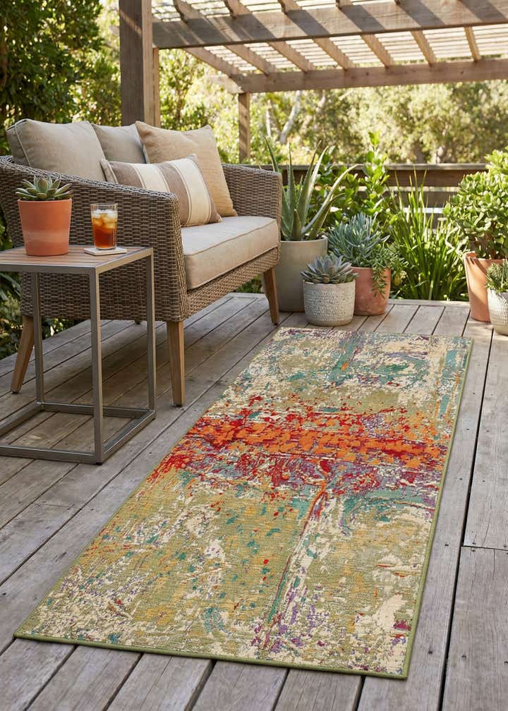 2' 7 x 5' 3 Easy-Clean Modern Indoor / Outdoor Runner Rug