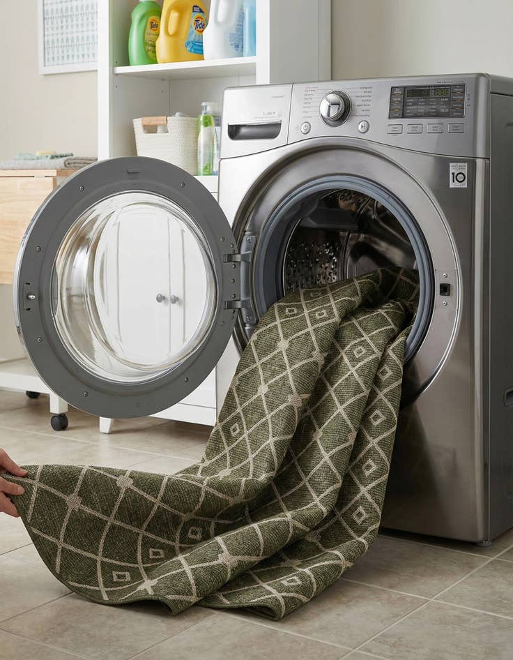 Detail image of  7' 10 x 10'  Washable Lattice Indoor / Outdoor Rug