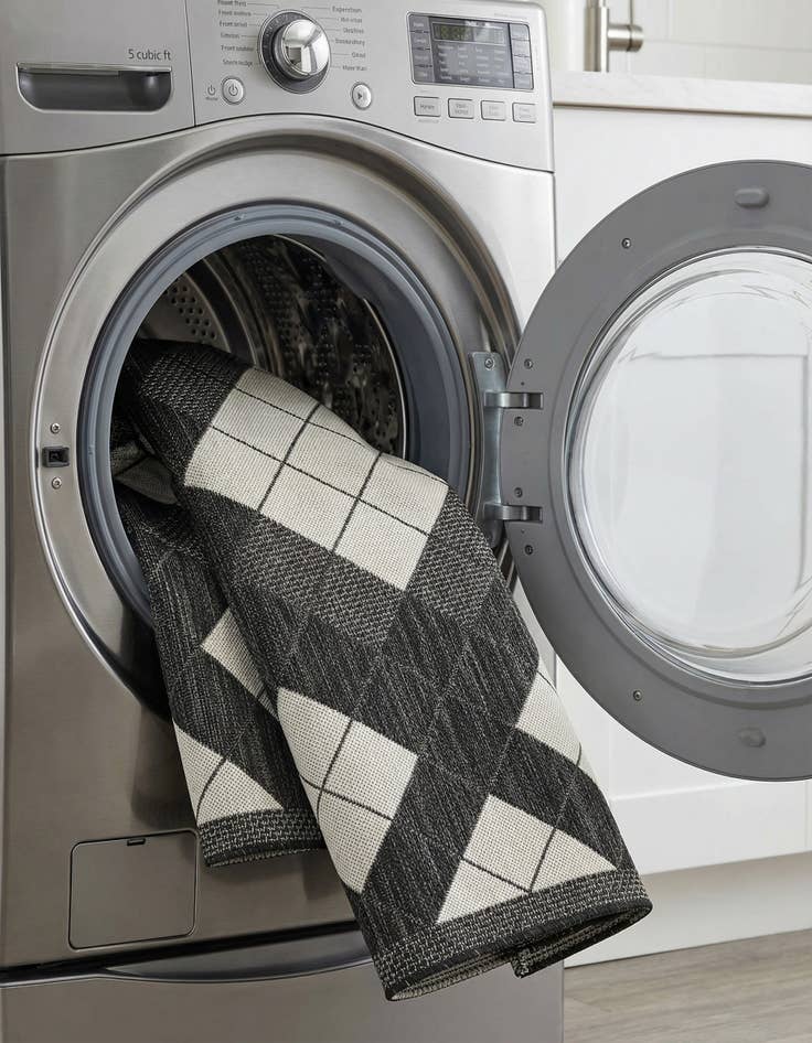 Detail image of 6' x 9'  Washable Modern Indoor / Outdoor Rug