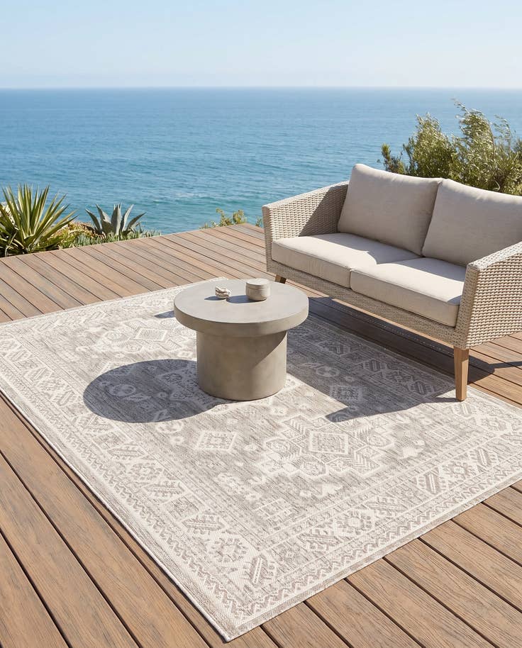Detail image of 5' 3 x 8' Easy-Clean Aztec Indoor / Outdoor Rug