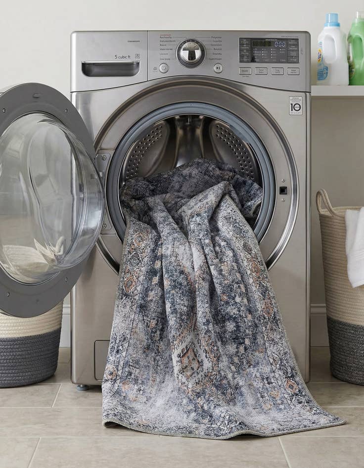 Detail image of  3' 3 x 5' 3 Yara Rug