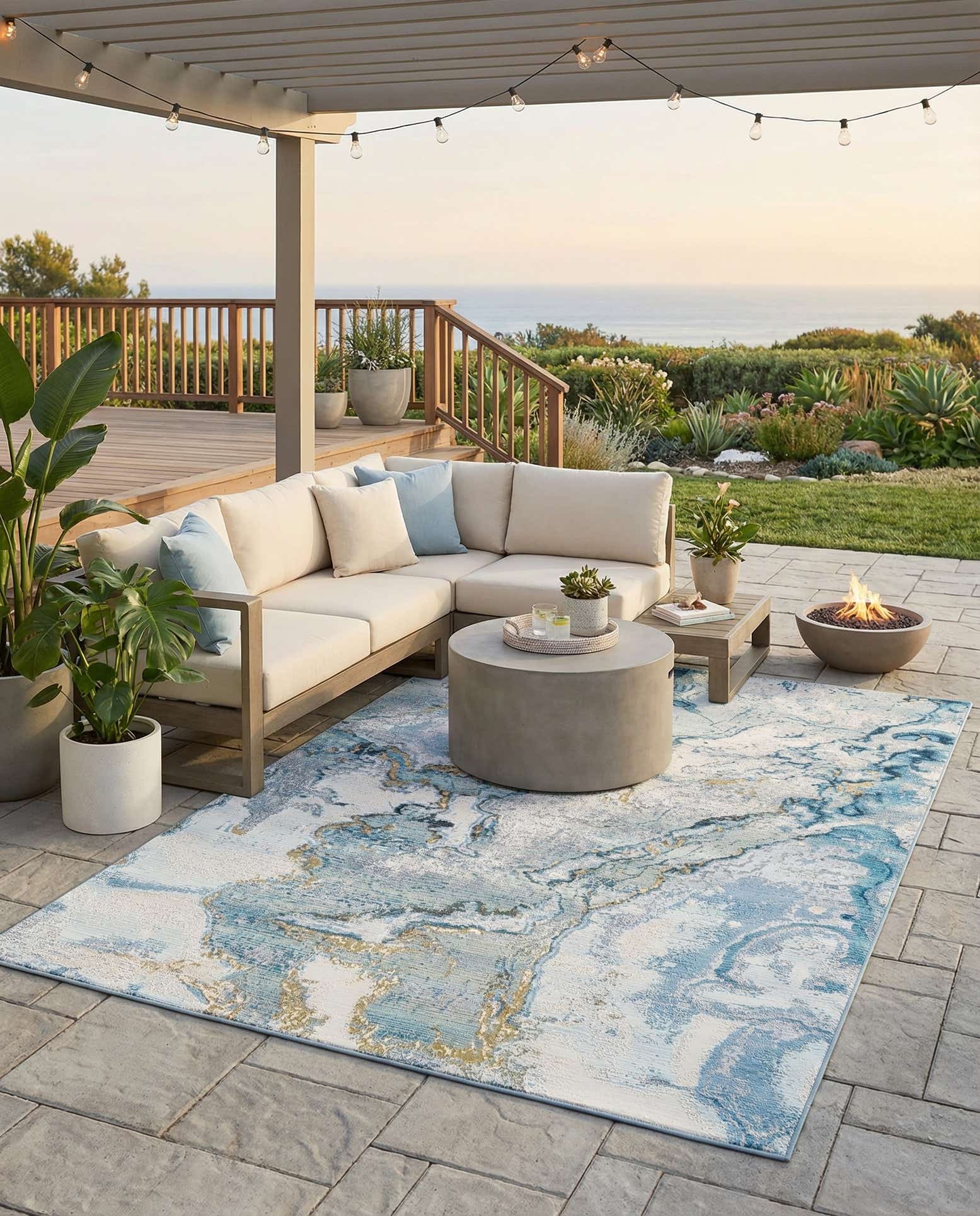 6' x 9' Easy-Clean Modern Indoor / Outdoor Rug
