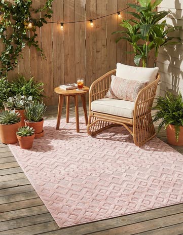 5' 3 x 8' Easy-Clean Trellis Textured Indoor / Outdoor Rug