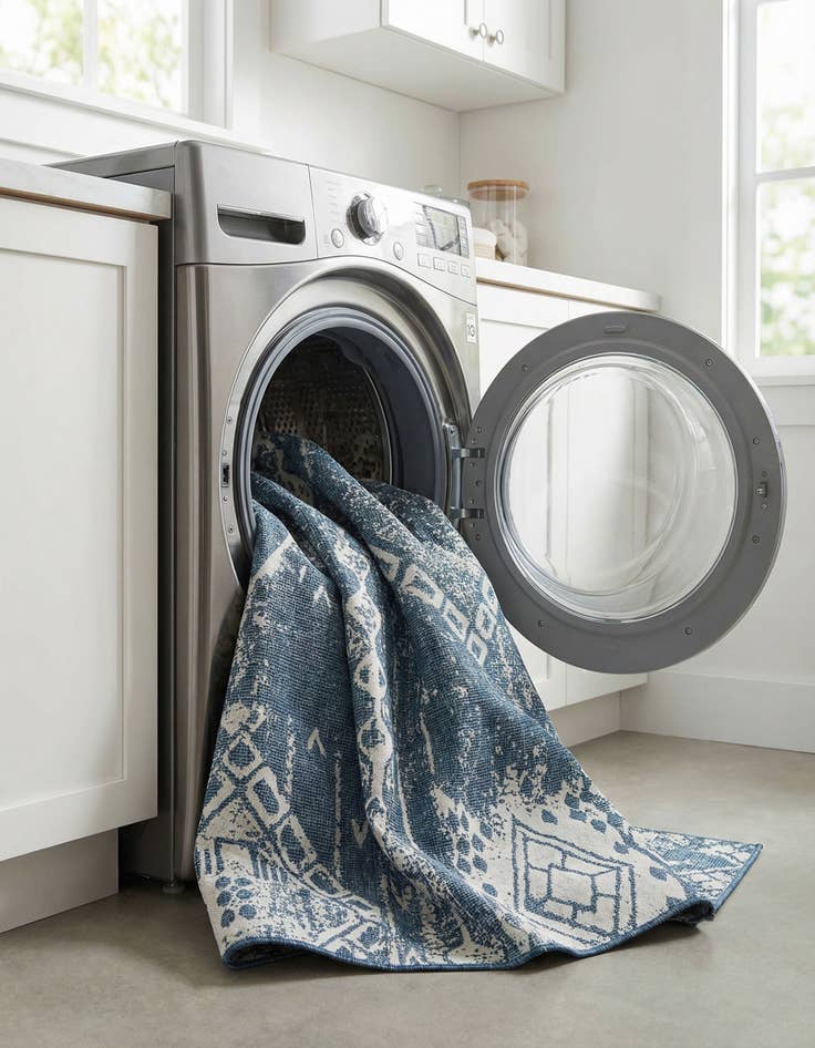 Detail image of  7' 10 x 10'  Washable Bohemian Indoor / Outdoor Rug