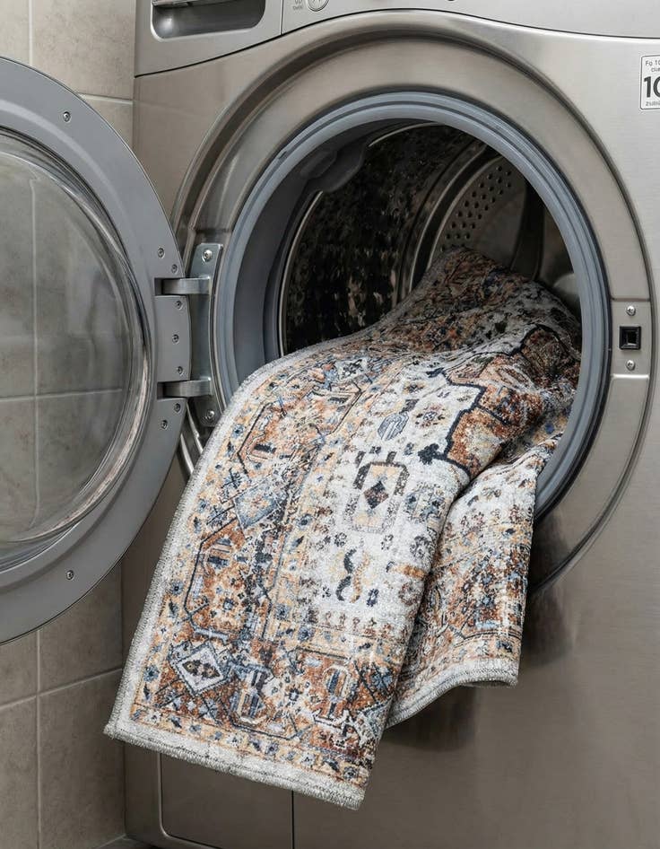 Detail image of 3' 3 x 5' 3  Washable Yara Rug