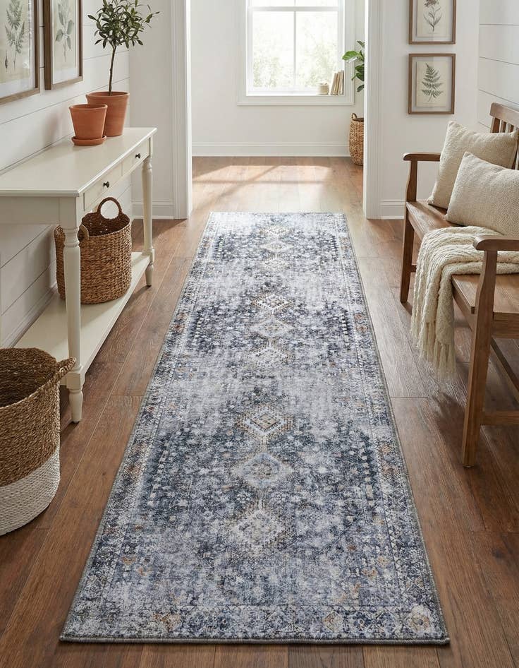 Detail image of  2' 7 x 10' Yara Runner Rug