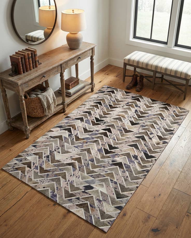 Detail image of 5' x 7' 10 Cowhide Stocks Rug