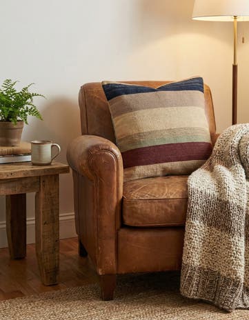 1' 6 x 1' 6 Hand Woven Pillow Wool Square Rug