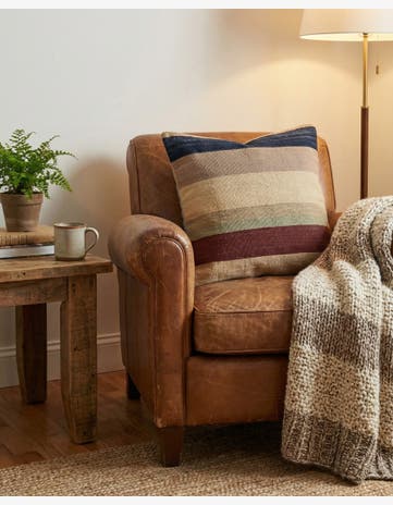 1' 6 x 1' 6 Hand Woven Pillow Wool Square Rug