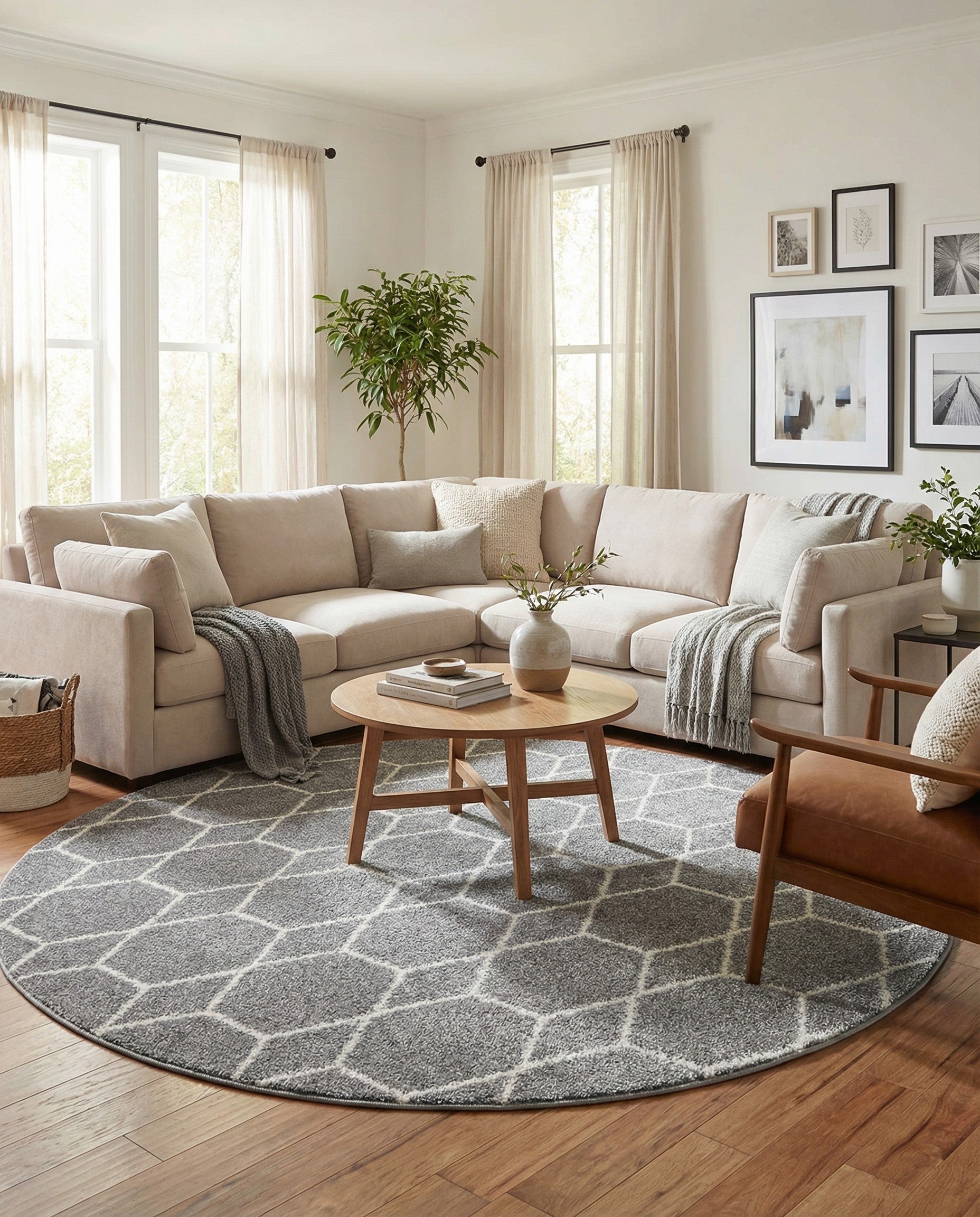  2' 2 x 7' Lattice Frieze Round Rug