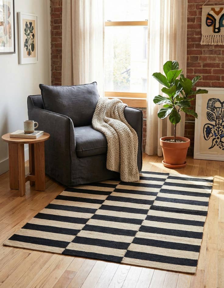 Detail image of 2' 8 x 3' 11  Hand Woven Kilim Modern Wool Rug