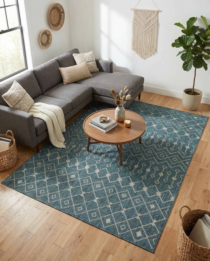 Detail image of 5' 3 x 7' Easy-Clean Lattice Indoor / Outdoor Rug