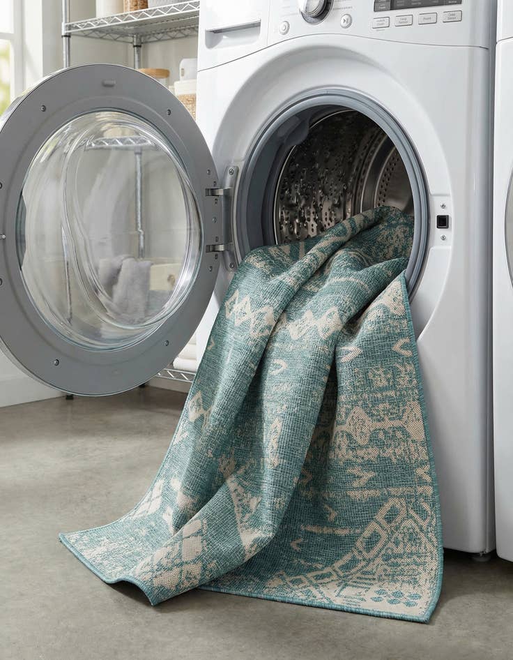 Detail image of 7' x 7'  Washable Bohemian Indoor / Outdoor Square Rug