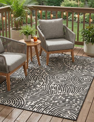 4' x 6' Easy-Clean Modern Indoor / Outdoor Rug