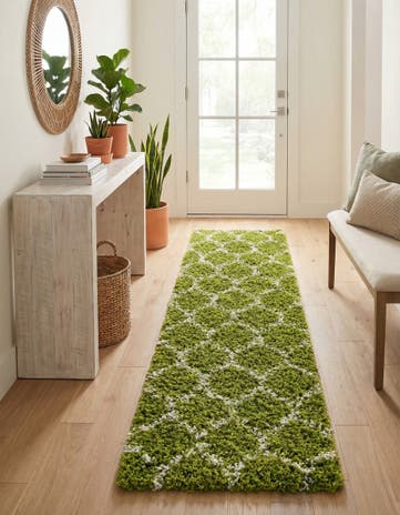 2' 7 x 10' Lattice Shag Runner Rug